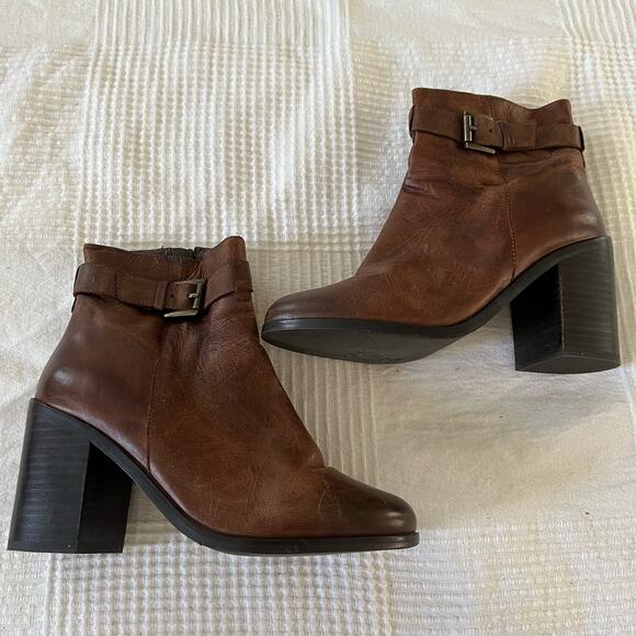 Steve Madden Shoes - Steve Madden 7.5 Porshia Boot Cognac Brown Leather Buckle Stacked Heel